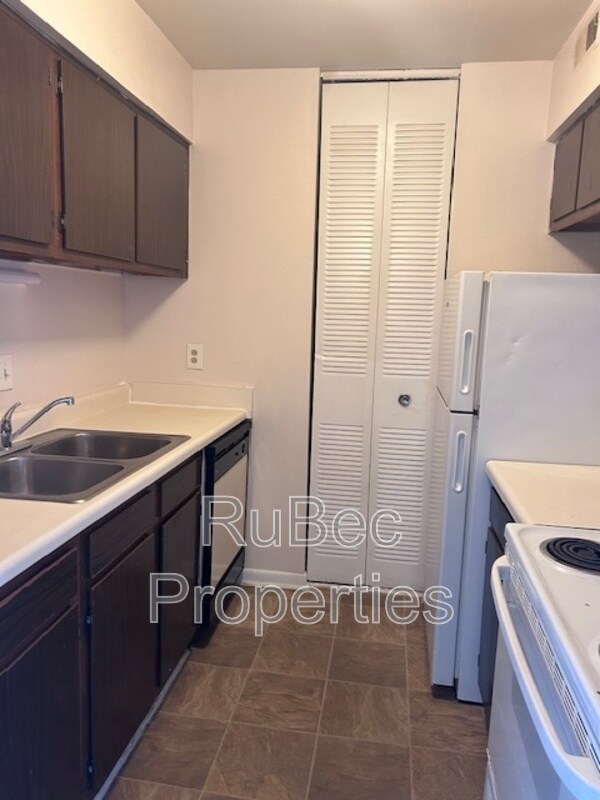 Building Photo - 332 Orchard Trace Ln