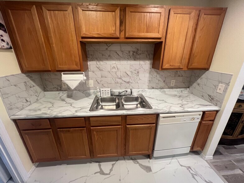 Building Photo - 12 Scenic Ct