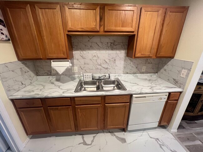 Building Photo - 12 Scenic Ct