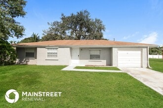 Building Photo - 1376 23rd Pl SW