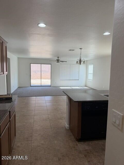 Building Photo - 887 W Desert Hills Dr