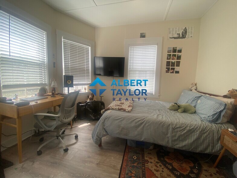 Building Photo - 18 Sawyer Ter