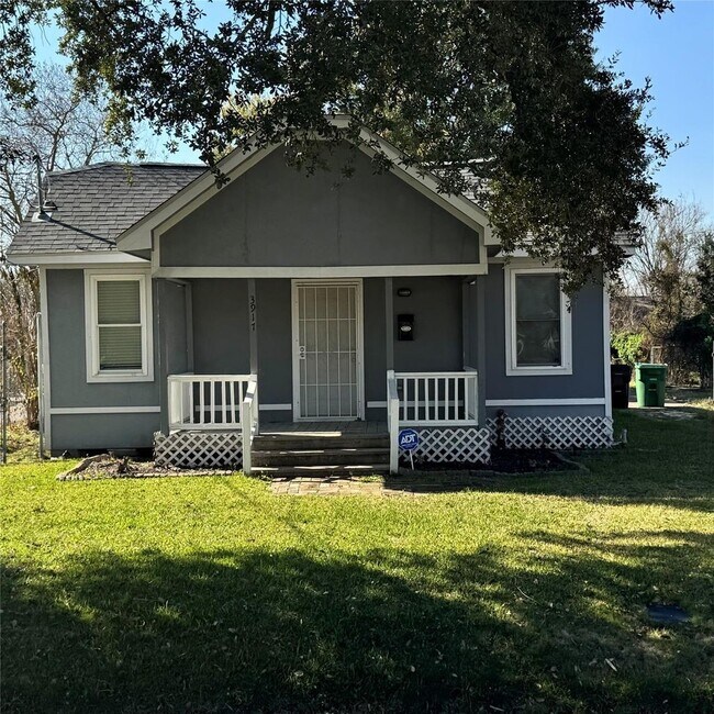 Building Photo - 3917 Kashmere St