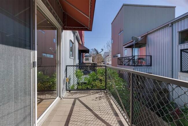 Building Photo - 21 N Ennis St