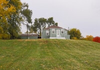 Building Photo - 3340 Forest Lawn Ave