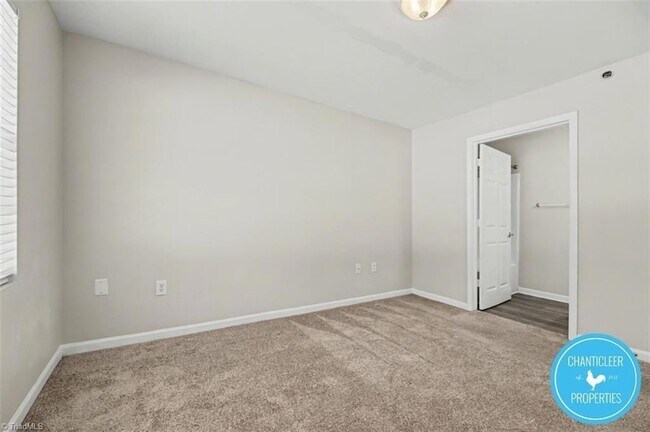 Building Photo - 1041 W Barton St