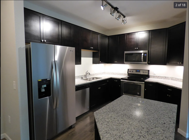 Primary Photo - Clean and quaint condo in Longmont - avail...