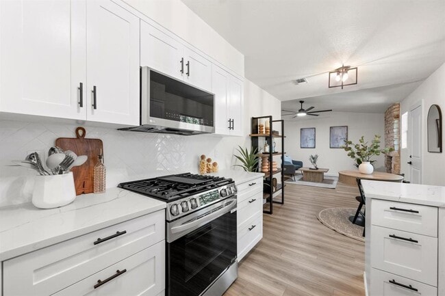 Building Photo - 7002 Teaberry Dr