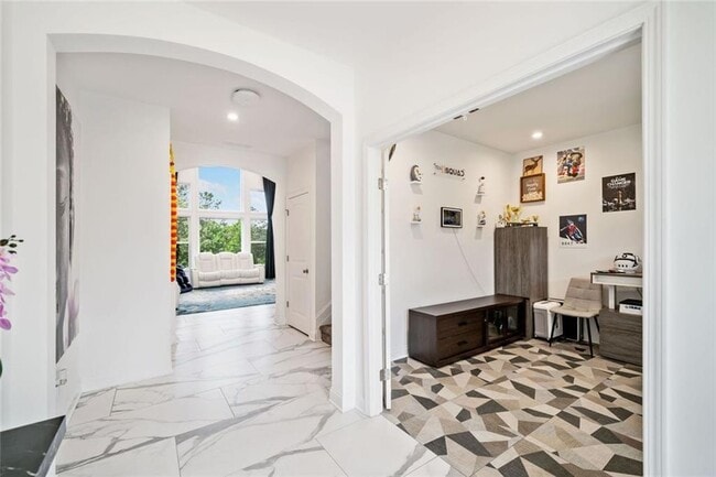 Building Photo - 2121 Harmony Dr