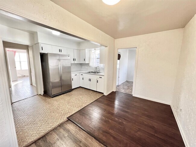 Building Photo - 5408 Joe Sayers Ave