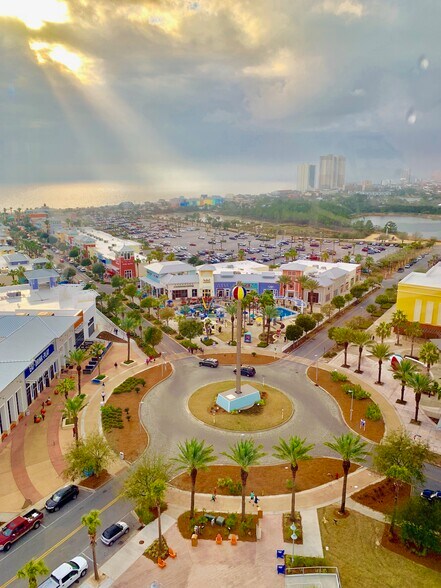 Pier Park (Approx 2 miles) - 606 Lantana St