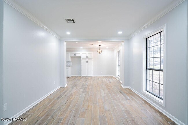 Building Photo - 213 Presbytere Pkwy
