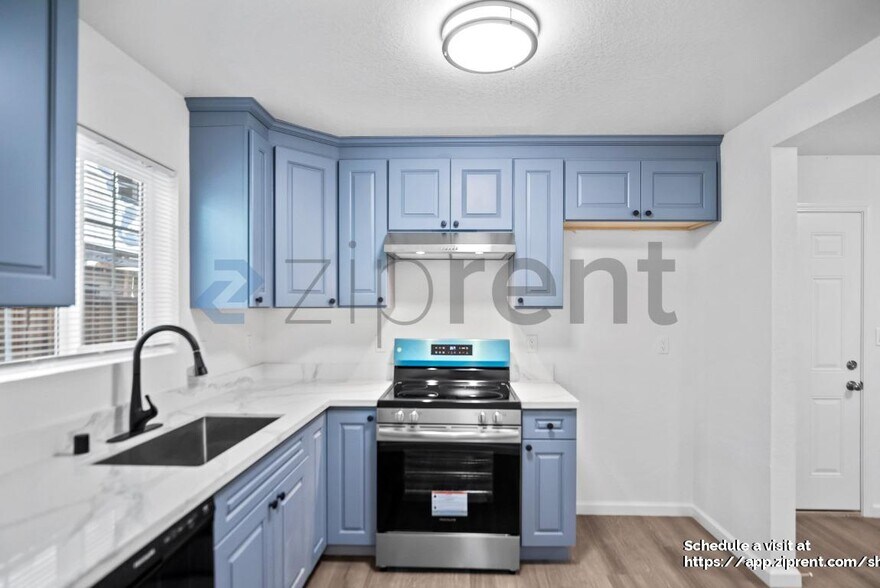 Building Photo - 29215 Dixon St