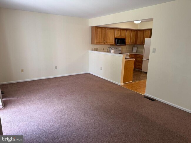 Building Photo - 40 Fawn Ct