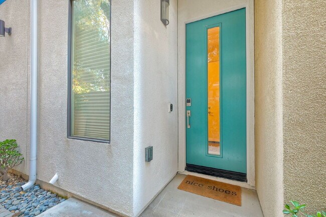 Building Photo - Luxury Hillcrest Home for Rent in San Diego