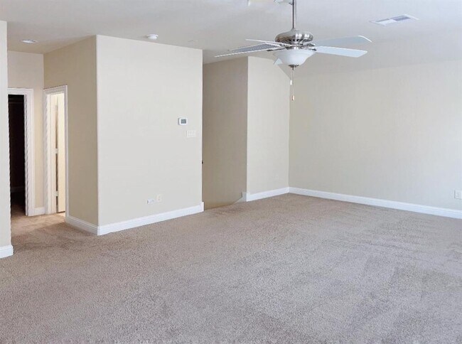 Building Photo - 26726 Grey Peregrine Dr