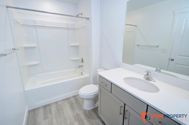 Building Photo - 763 N 3860 W