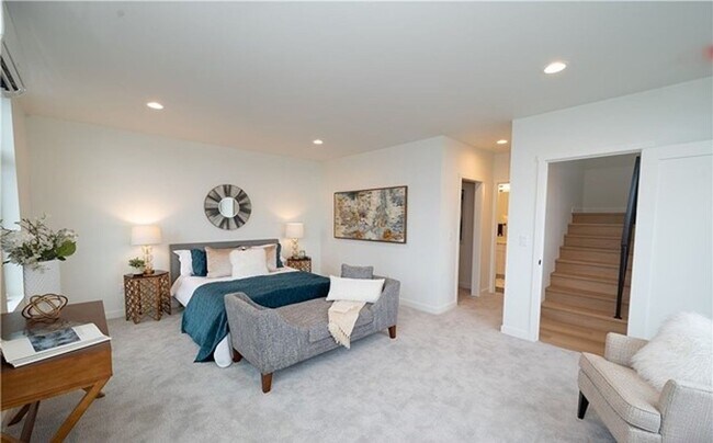 Building Photo - Air-Conditioned Seattle Townhome with Rooftop Deck & Mt. Rainier Views