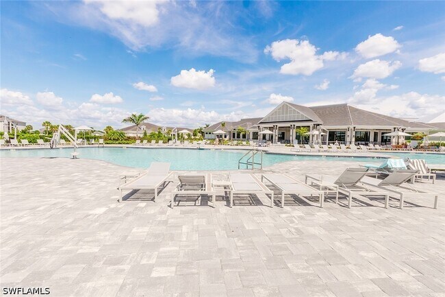 Building Photo - 5555 Double Eagle Cir