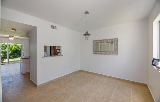 Building Photo - 1004 Ocean Park Ln