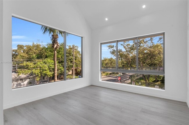 Building Photo - 3604 Day Ave