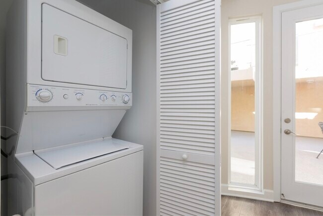 washer dryer first floor - 401 N Coast Hwy