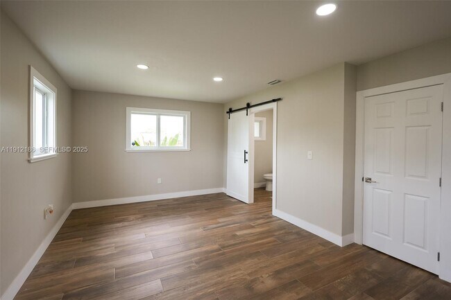 Building Photo - 19450 SW 125th Ave