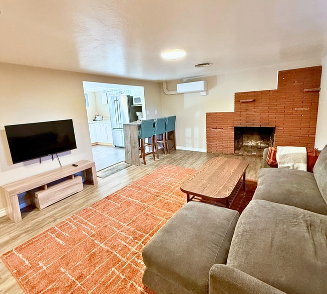 Building Photo - 741 Bel Mar Dr