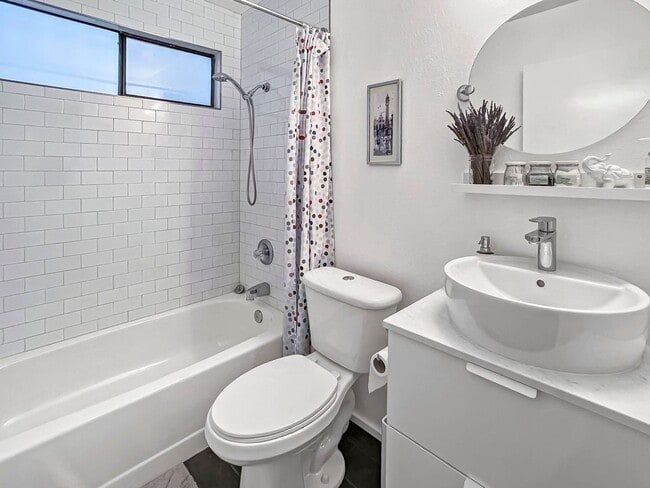 Building Photo - Charming Ballard 3BR Home with Patio, Garage in Prime Location