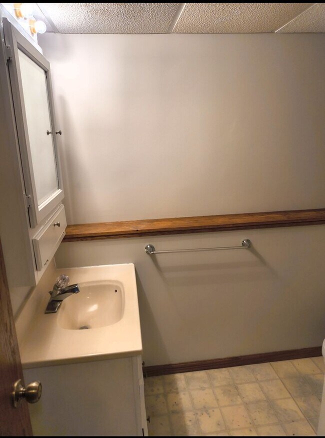 Building Photo - 1250 Silverwood Ct