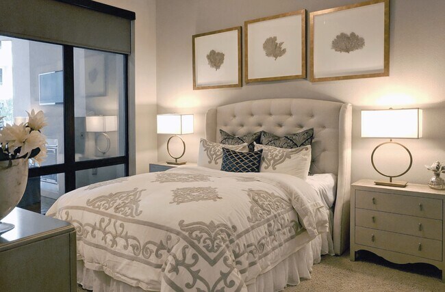Building Photo - Exclusive 2-Bed | 100% Off First Month!