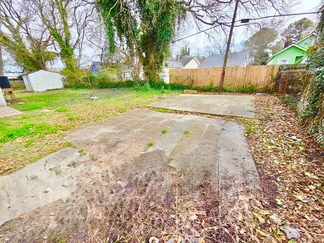 Building Photo - ***4 Bed RENOVATED house/ODU Students welcome! Granite countertops