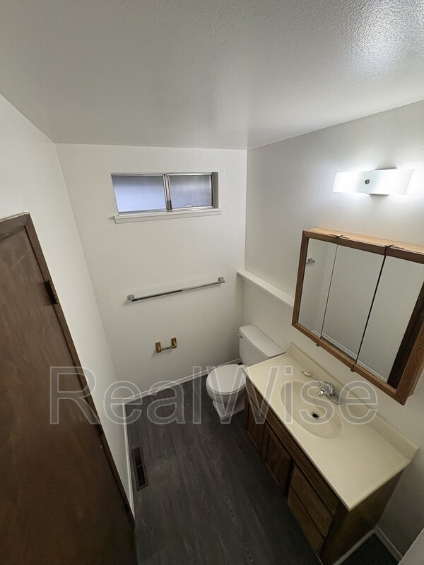 Building Photo - 231 Hawthorne St