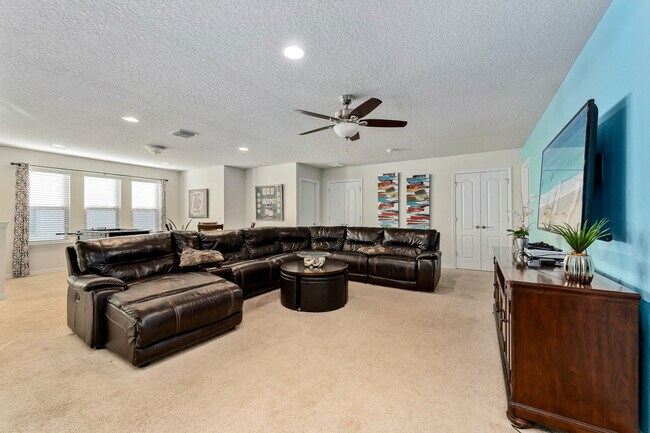 Primary Photo - 8845 Rhodes St