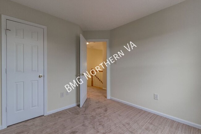 Building Photo - 44126 Tippecanoe Terrace