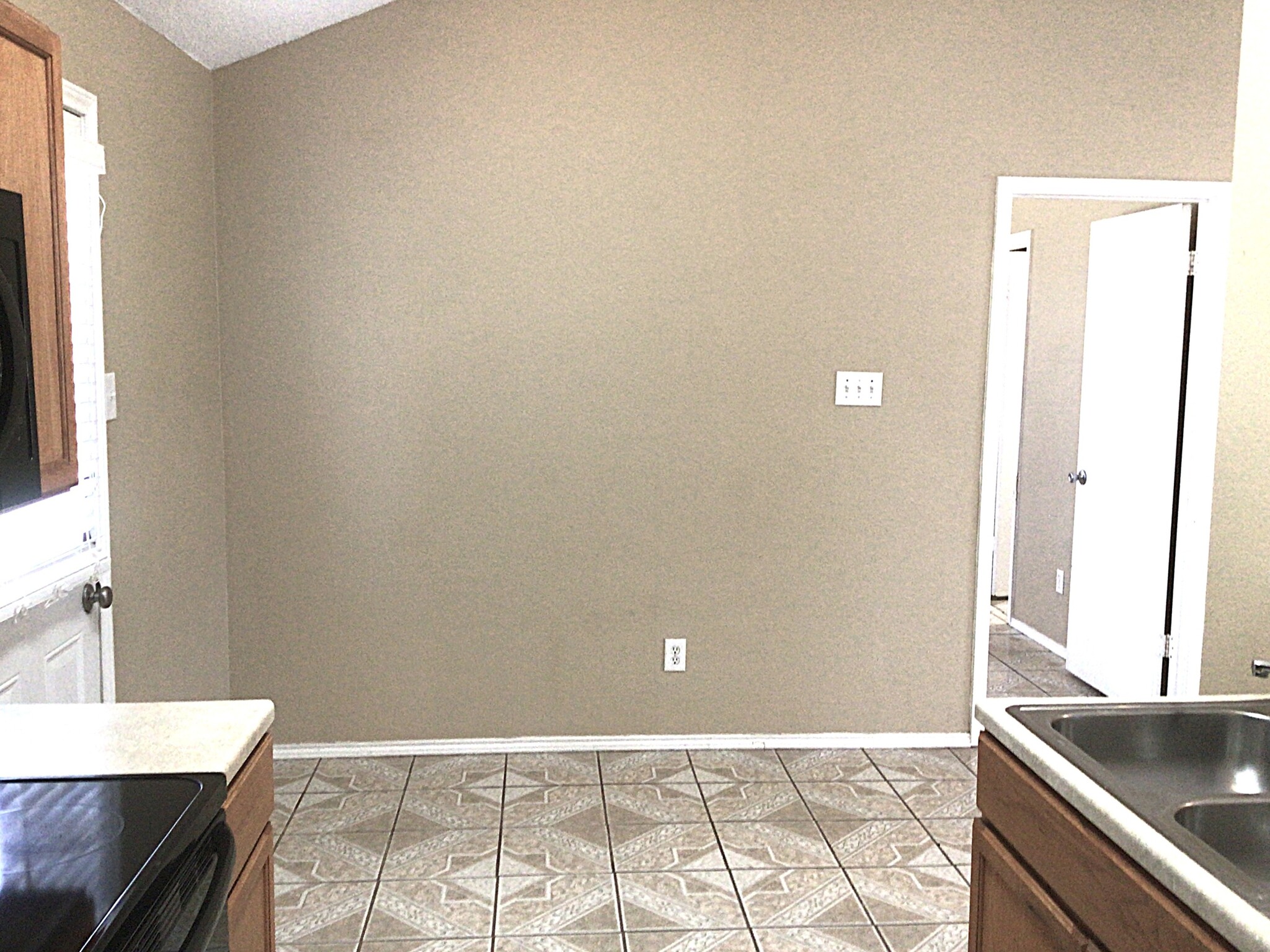 Building Photo - 702 Castlewick Ct