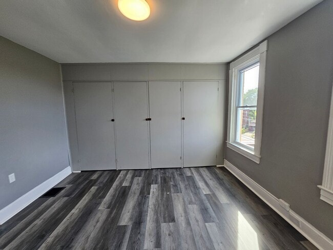 Building Photo - 2 bed 1 bath house for rent in Carrick !