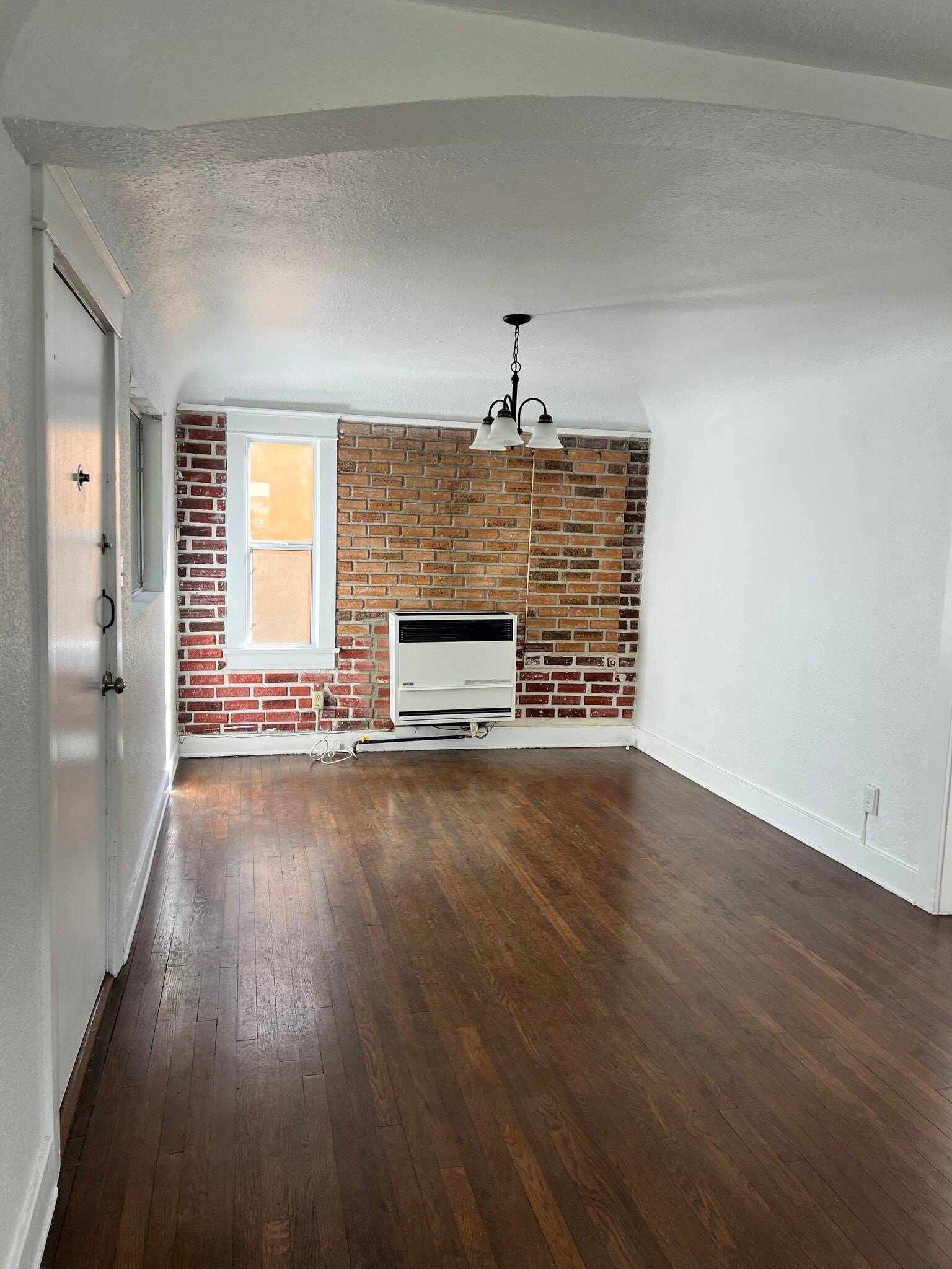 Livingroom - 1620 N Ave 45
