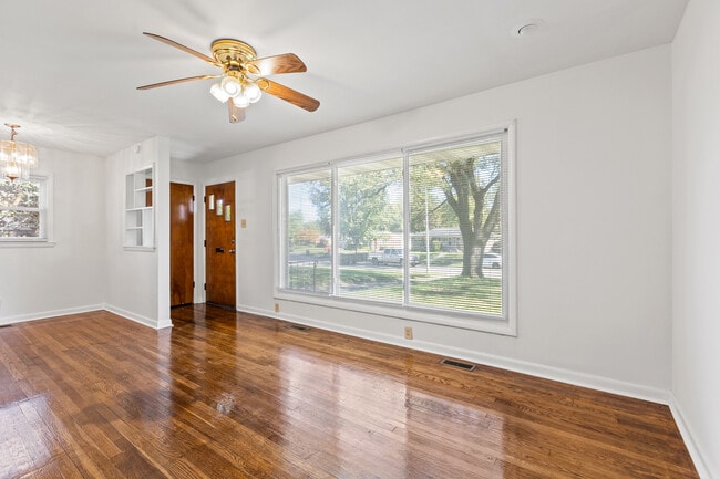 Building Photo - 2057 Heather Way