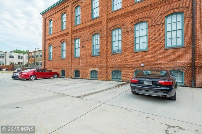 Building Photo - You ever see a place and wonder, "who is l...