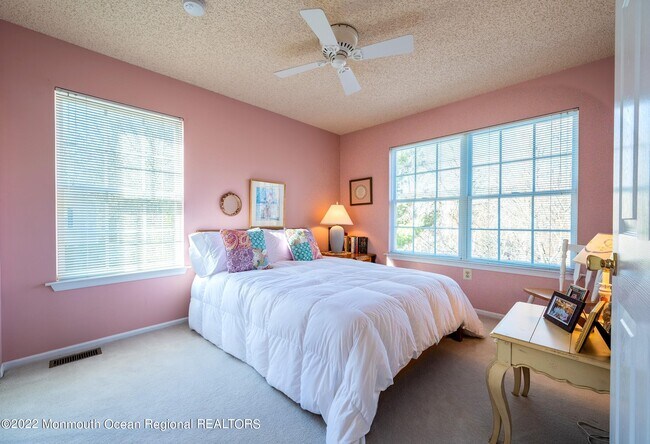 Building Photo - 101 Tarpon Dr