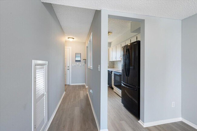 Building Photo - 1300 Seaway Dr