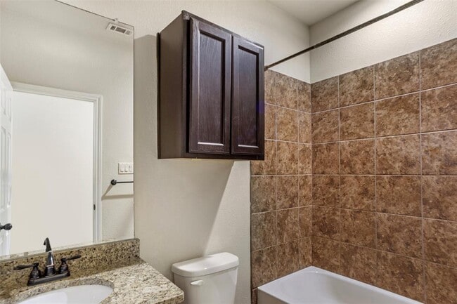 Building Photo - 533 Jack Rabbit Ln