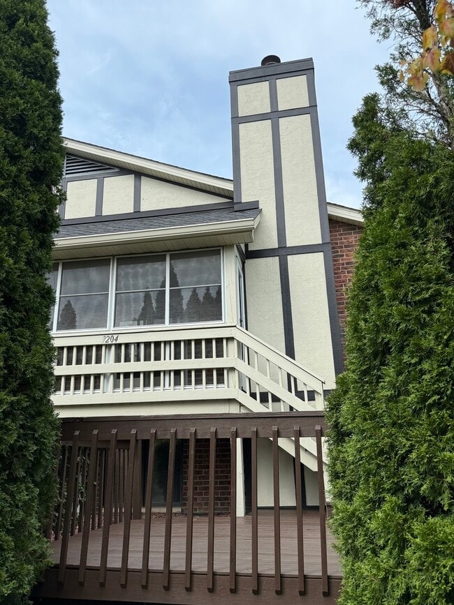 Building Photo - 9204 Drummond Dr