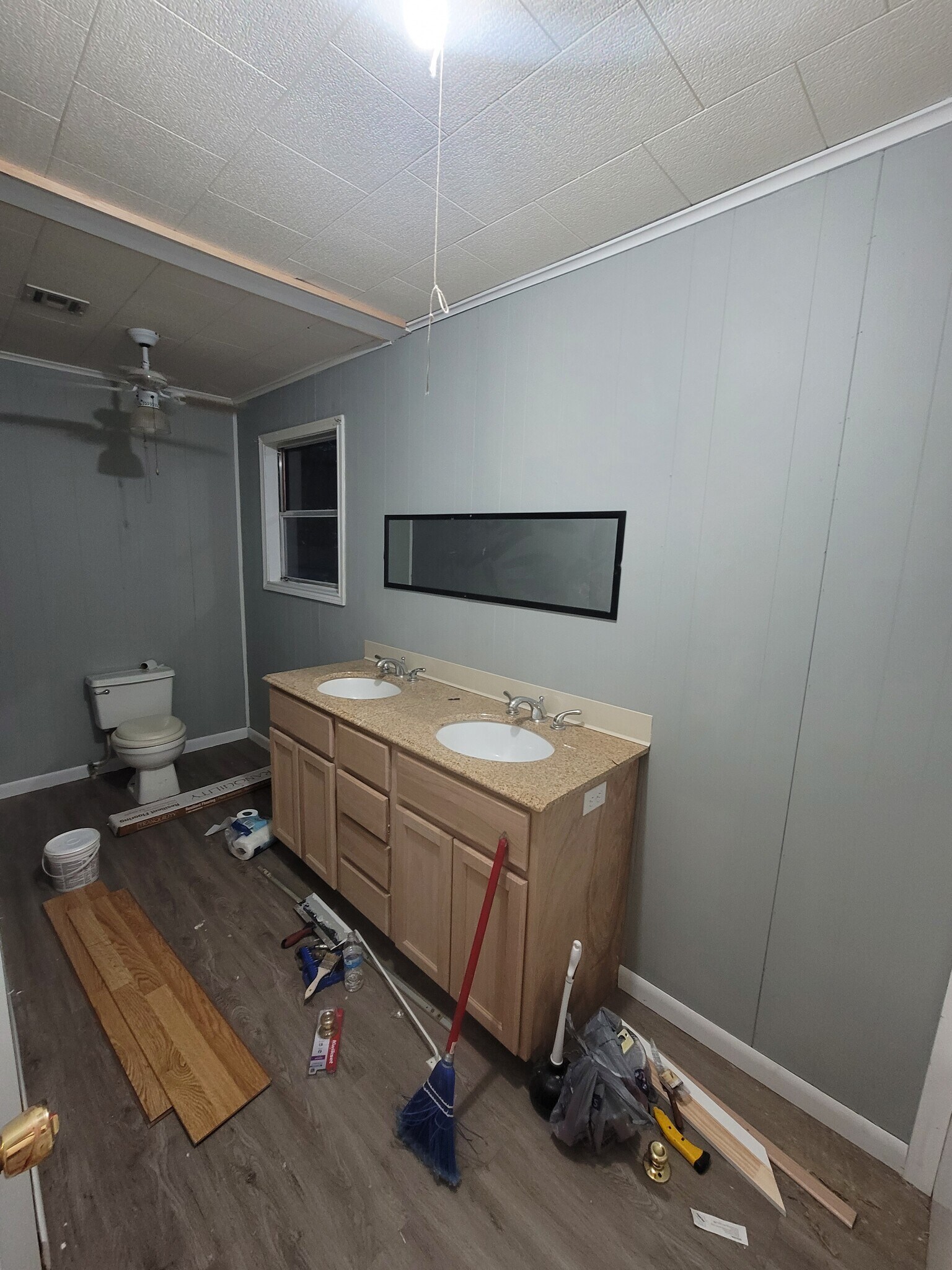 Masterbath - 1108 S Crocker St