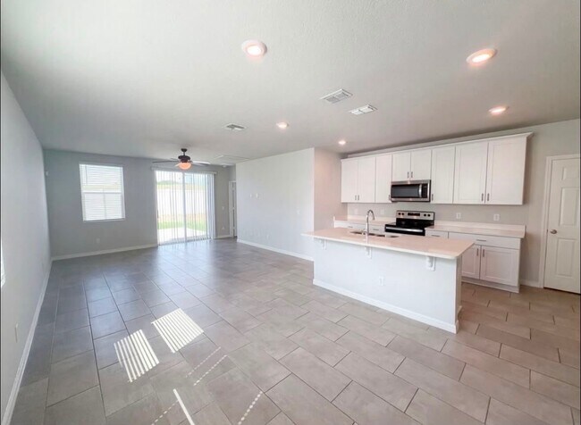 Building Photo - 144 Bellmont Ln