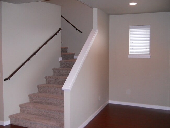 Building Photo - Community Living