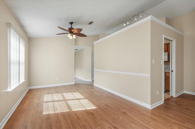 Building Photo - 135 Ivernia Loop