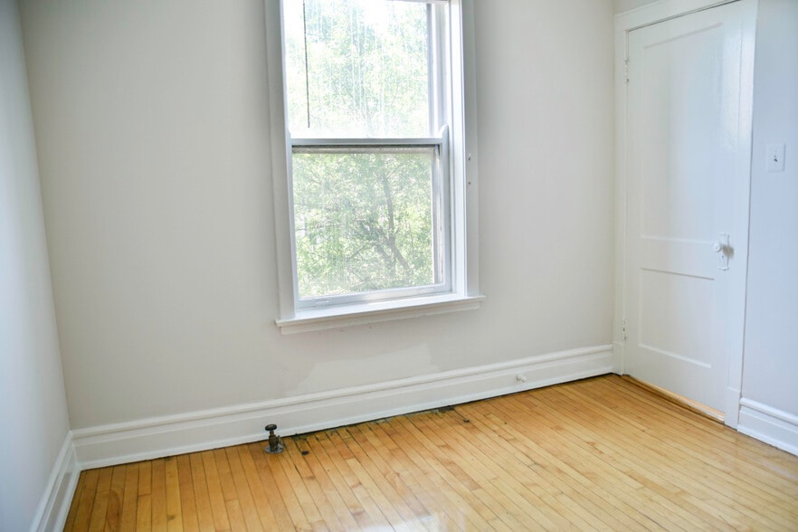 Building Photo - 4203 N Damen Ave