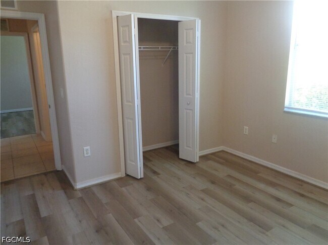 Building Photo - 2463 Nature Pointe Loop